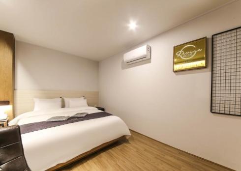 Gwangju Metropolitan City Gwangju Divine Hotel חדר תמונה